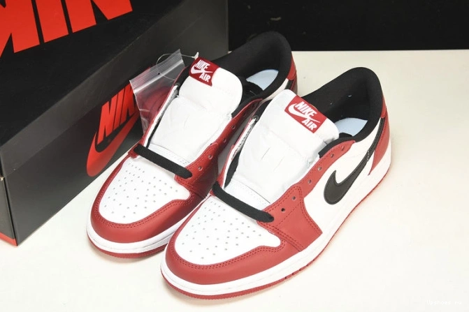   Low (2016) Jordan Chicago  705329-600 Retro 1 0501